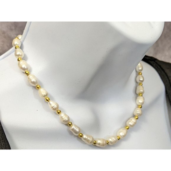 Pearl And Gold Bead Necklace - Picture 2 of 4